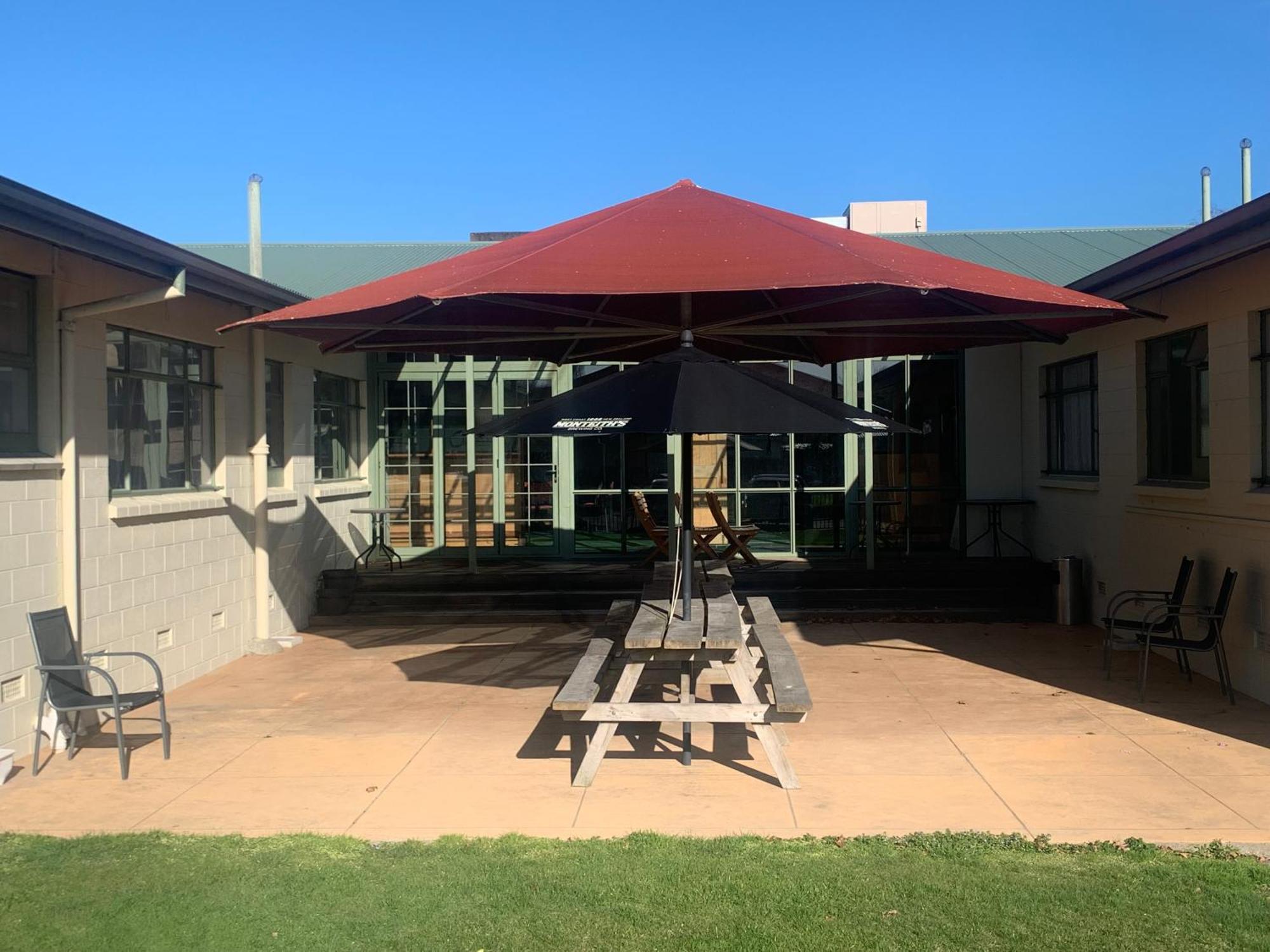 Cheviot Hotel Exterior foto